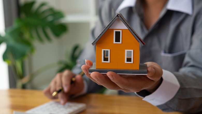 Homeowner discussing cash out refinance strategy with an advisor